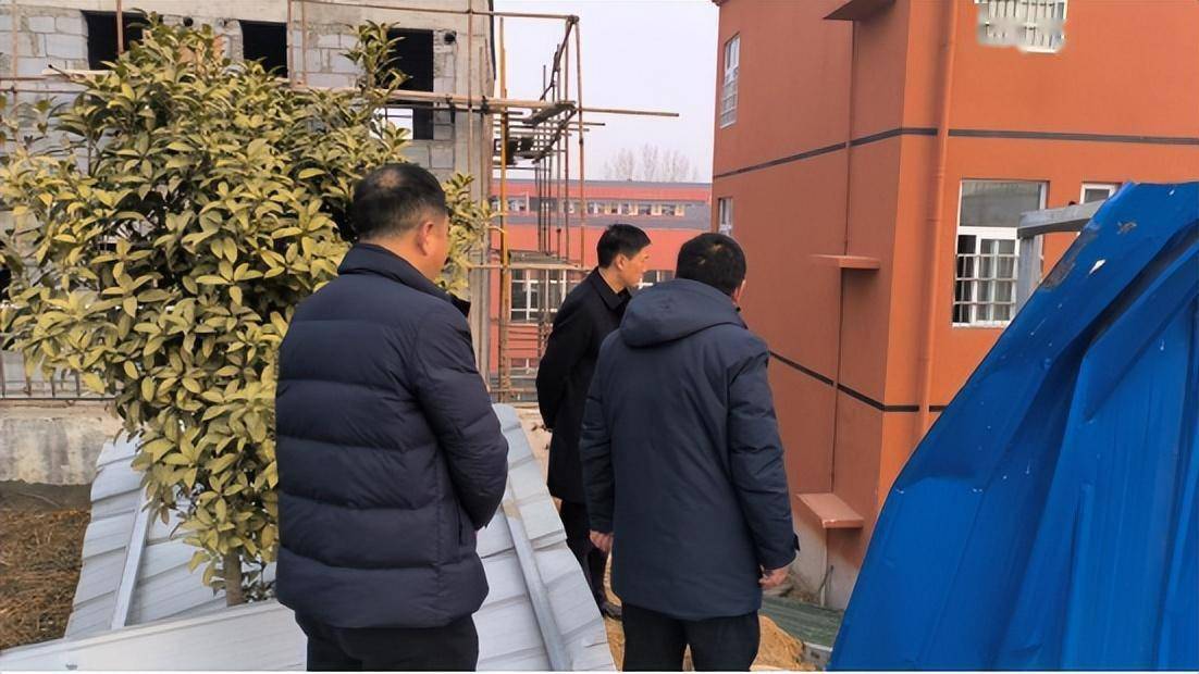 守护校园安全,助力教育振兴——桐柏县安棚镇党委书记