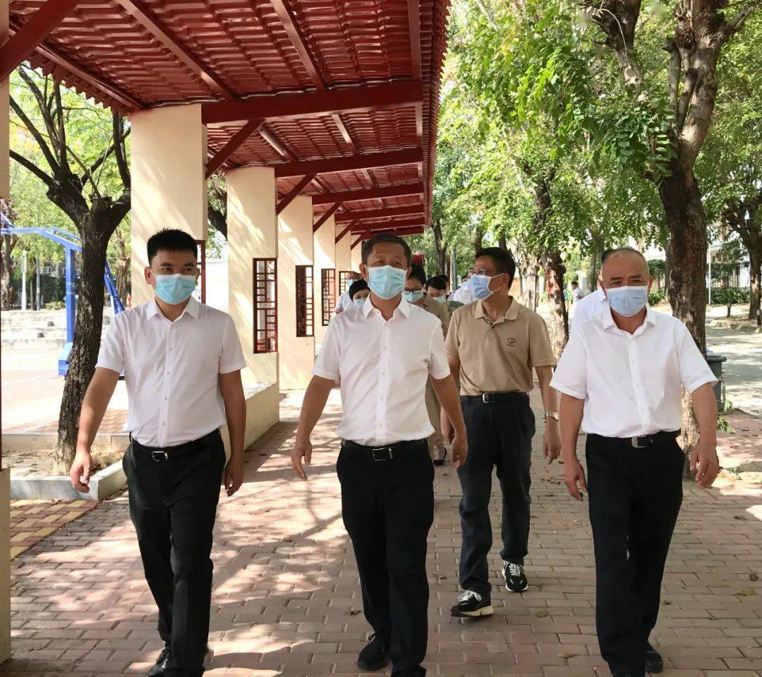何世刚检查我市中小学春季学期开学工作情况_工作动态_三亚市教育局