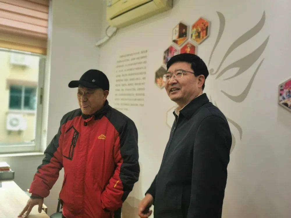 【党的二十大精神在基层】市老干部局局长严仕恩一行参观调研_工作