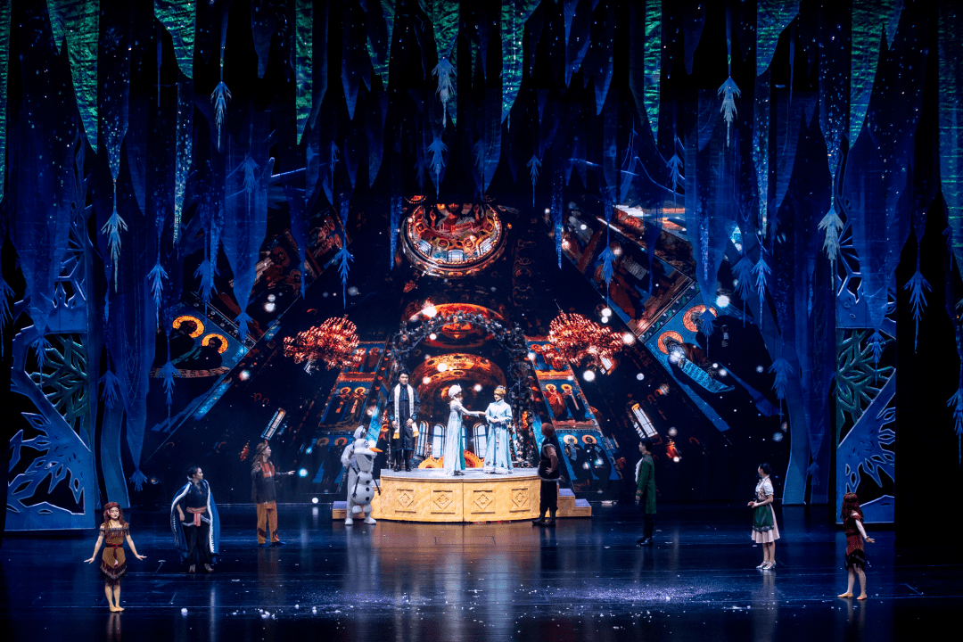 我们遇见"艾莎公主",共唱"海阔天空"!_演出_冰雪_舞台剧