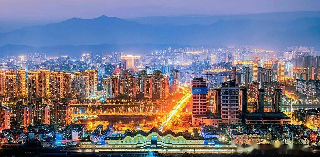 毛纯《高铁新城夜色》夏冬冬《忙春》郑文军《龙舟穿行》视频组end