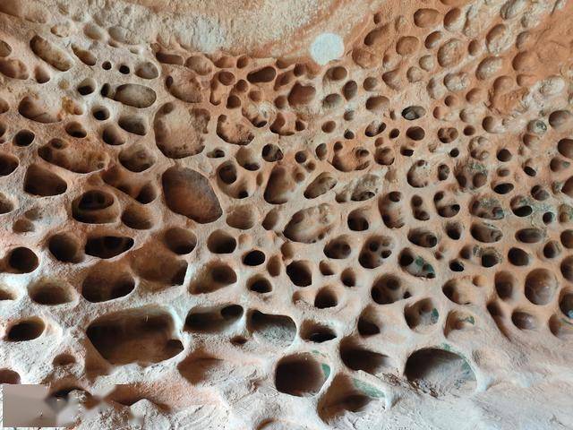 辟谣了!这些蜂窝状石头,竟然都是这么形成的