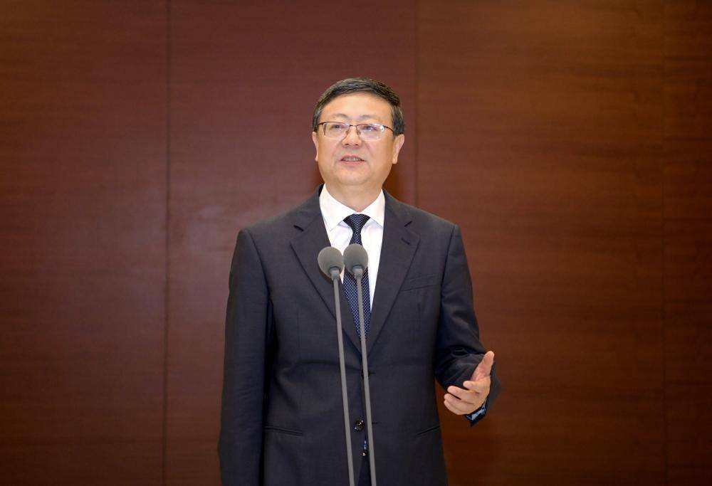 活动前,上海市委书记陈吉宁,市委副书记,市长龚正会见了获奖者代表.