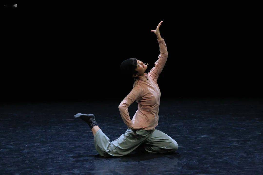 开票| 法国舞蹈大师杰罗姆·贝尔舞者肖像系列作品之《小珂》亮相2023