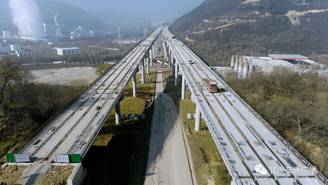 s28灵台至华亭高速(四分部)03中交一公局集团承建的灵华高速公路一期