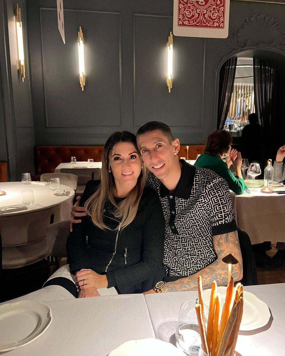 迪马利亚与妻子卡里乌斯女友乔治娜与c罗瓦尔加性感短裙返回搜狐,查看