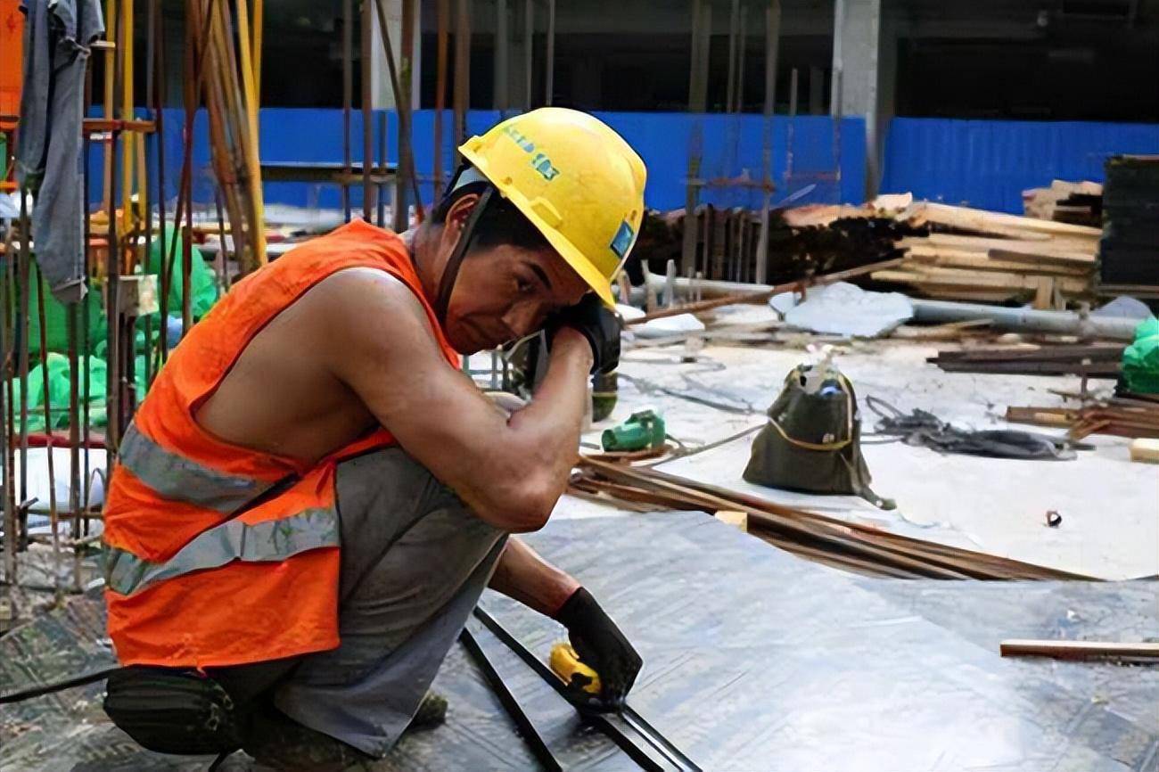 这个原因值得深思_工人_舅舅_工地