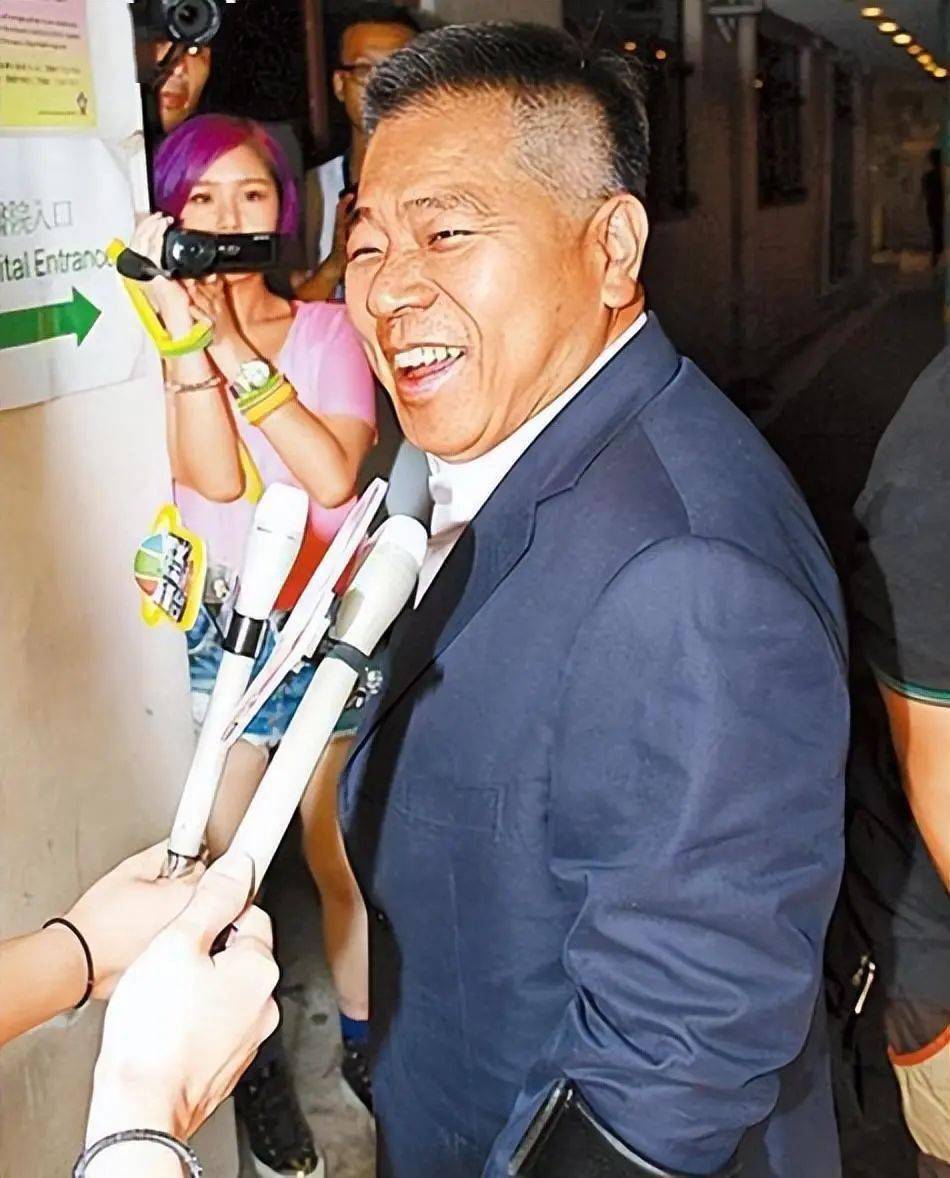 黎姿自曝想复出演戏,只要三个女儿同意,脸部状态不佳惹质疑_老公_马廷