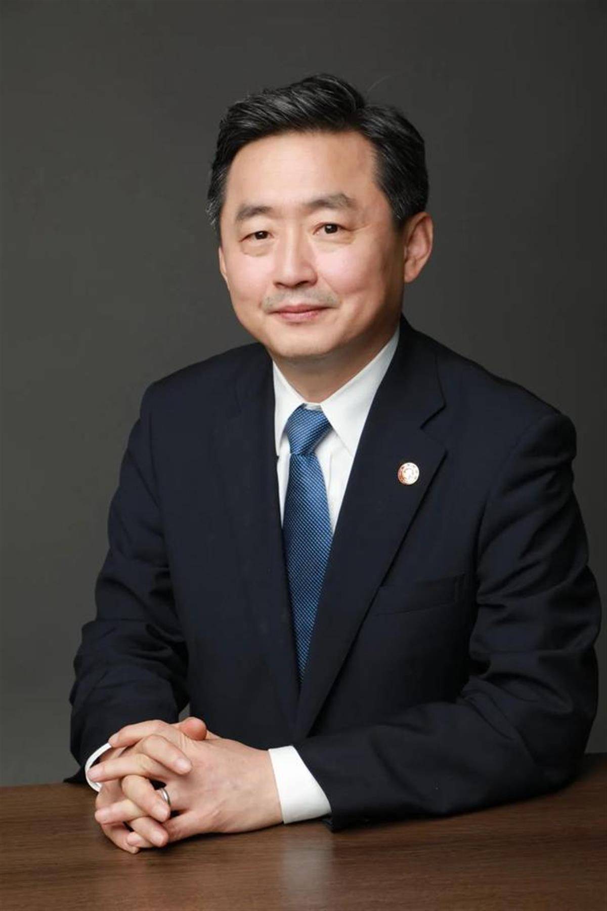 川大校长履新西工大党委书记后,西工大校长接替他掌舵川大,两人均曾任