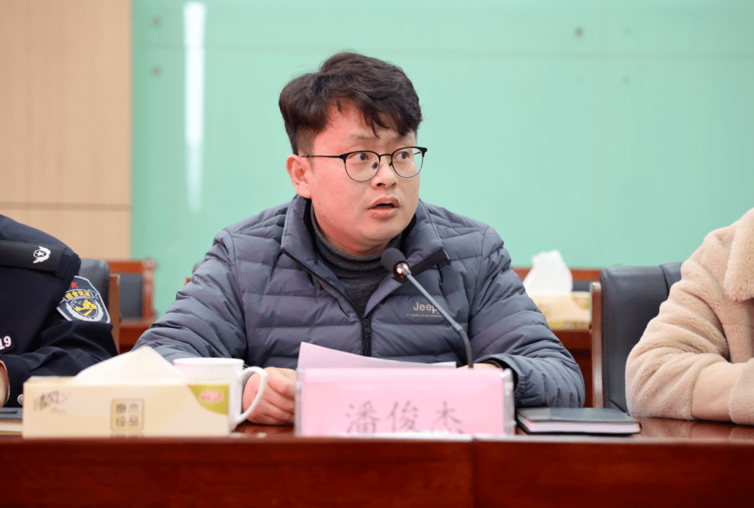 七都镇开展年轻干部"四敢"主题讨论_工作_创新_群众