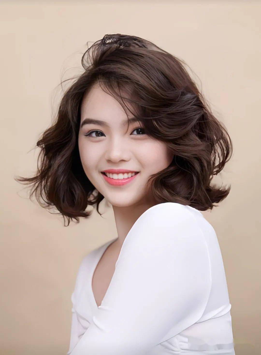 入春 短烫发超减龄