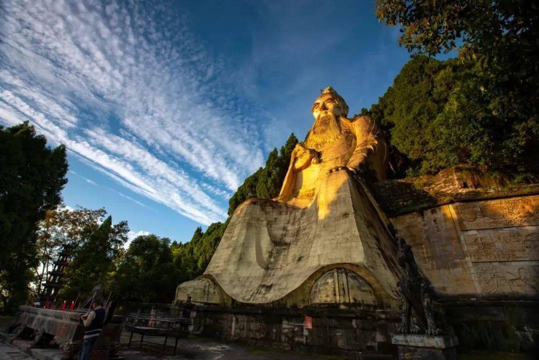 蓬溪县高峰山景区上榜根据《旅游景区质量等级的划分与评定》和《旅游