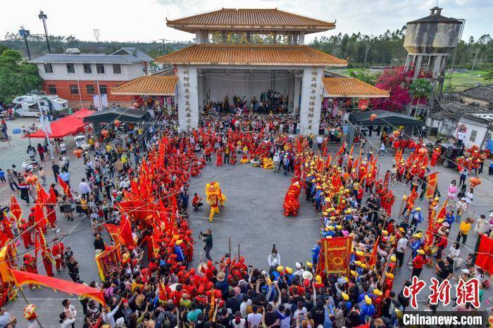 海口公众"拆军巡游"闹军坡 祭祀“岭南圣母”冼夫人