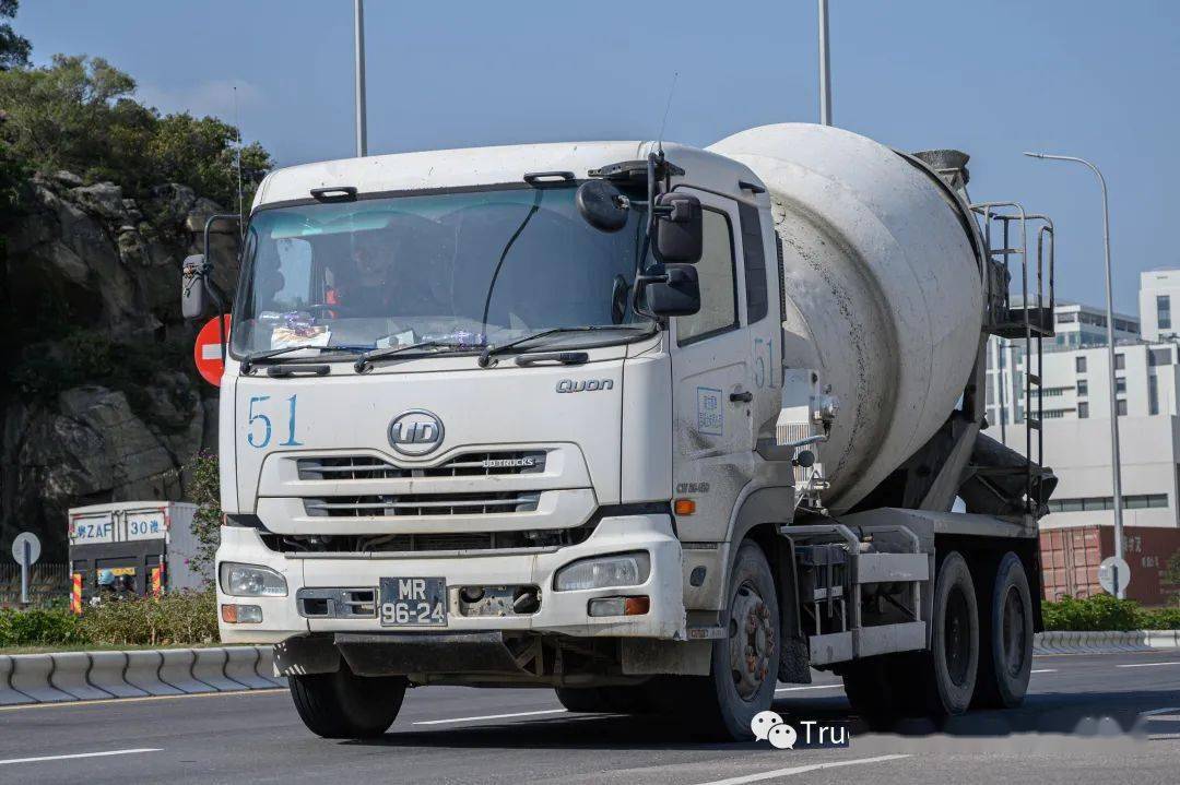 20年车龄老车满街跑 澳门街头街拍重型卡车_搜狐汽车_搜狐网