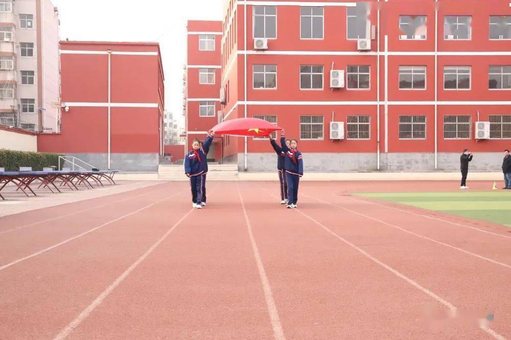 全环境立德树人|弘扬雷锋精神 争做文明龙山人——平阴县龙山小学举行