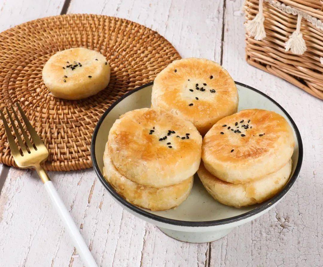 店十二年制饼厂十余载品牌史今天给大家推荐一款来自广东汕头的绿豆饼