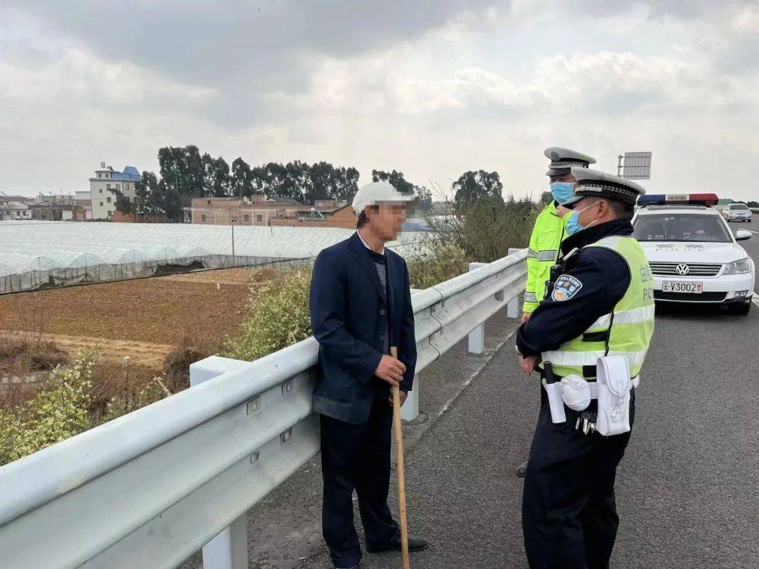 “三防”专项动作丨须眉徒步高速为抓药 民警及时劝离