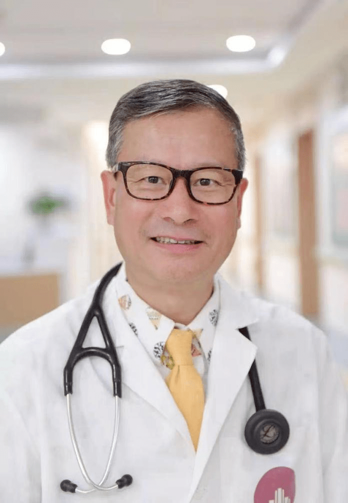 陈秋雄广东省中医院大科主任,主任医师,教授,博士生导师,美国南加州