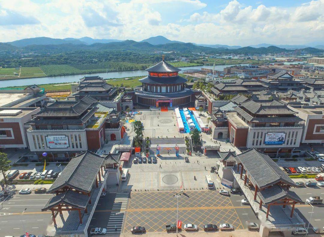 本届红博会将首次上线"大涌红木电子名片"——红木家