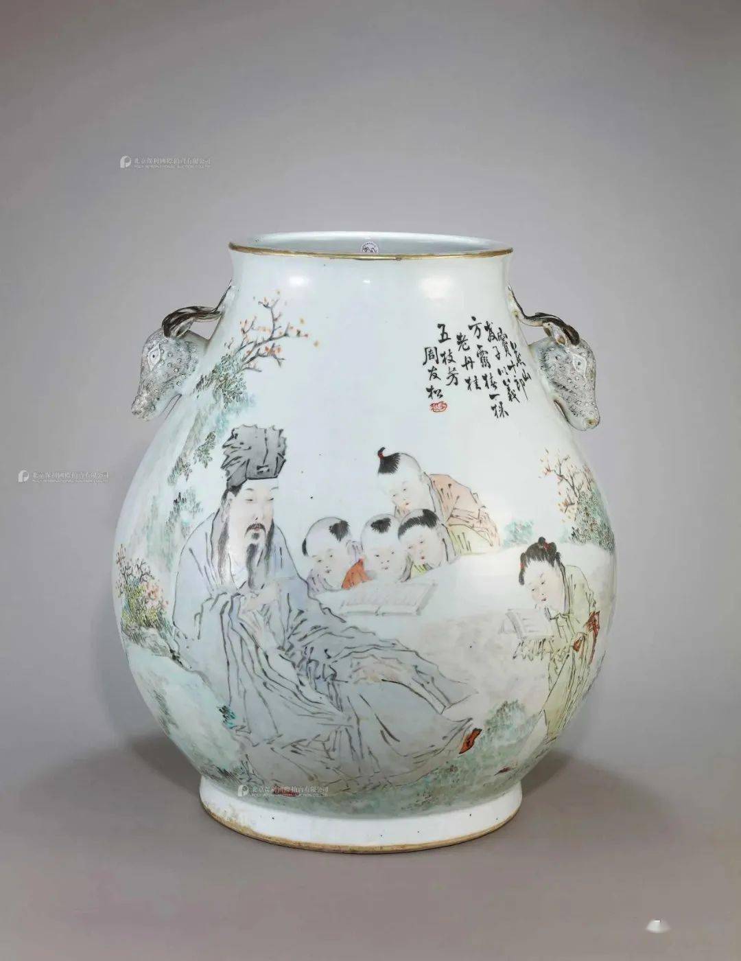 周友松 浅绛彩花鸟人物鹿头尊|高46cm北京保利拍卖 2022.12.