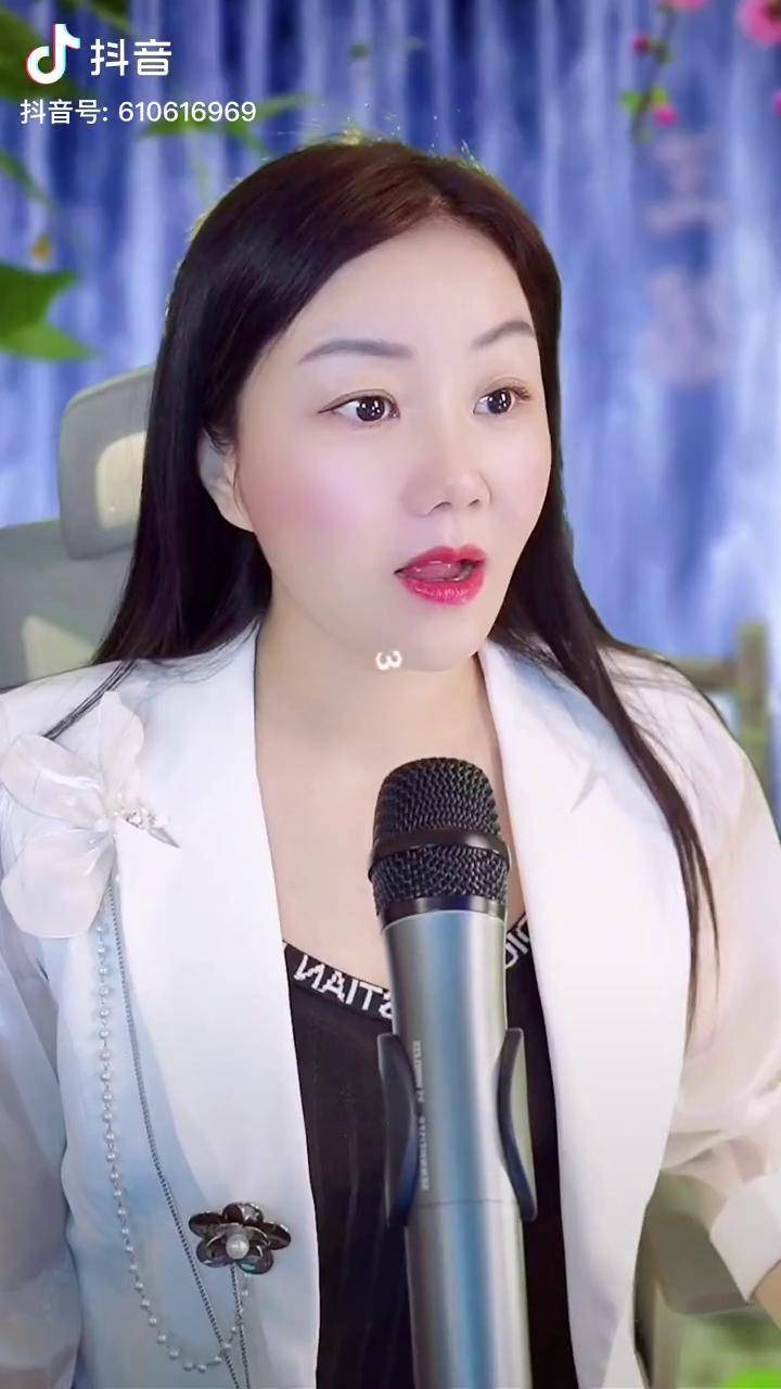北江美人美不美呢王馨 北江美 dou 小助手