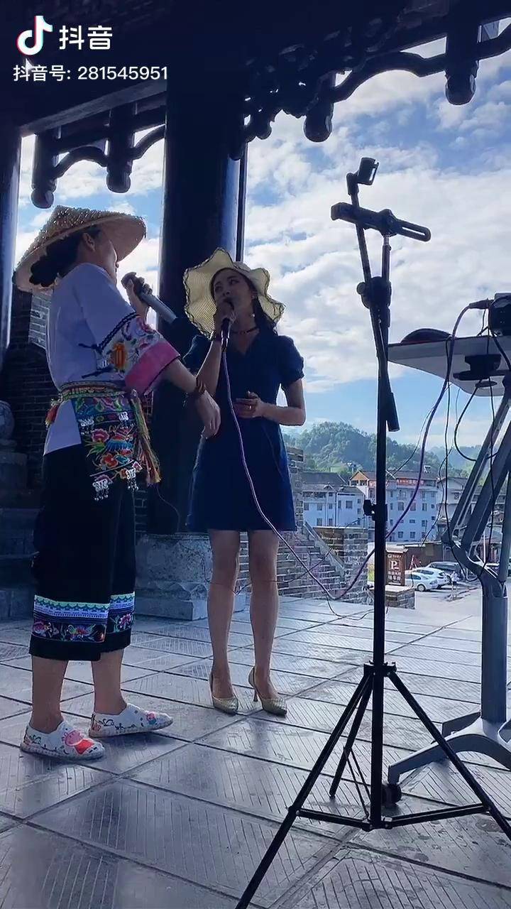 开心,沵儿人很好而且很美!沵儿走心唱歌