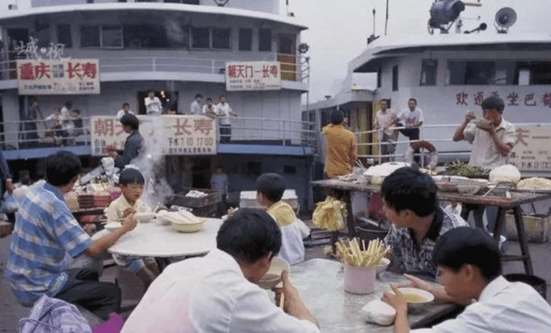 “江苏人富得流油，夜生活却贫乏得让人忧愁”