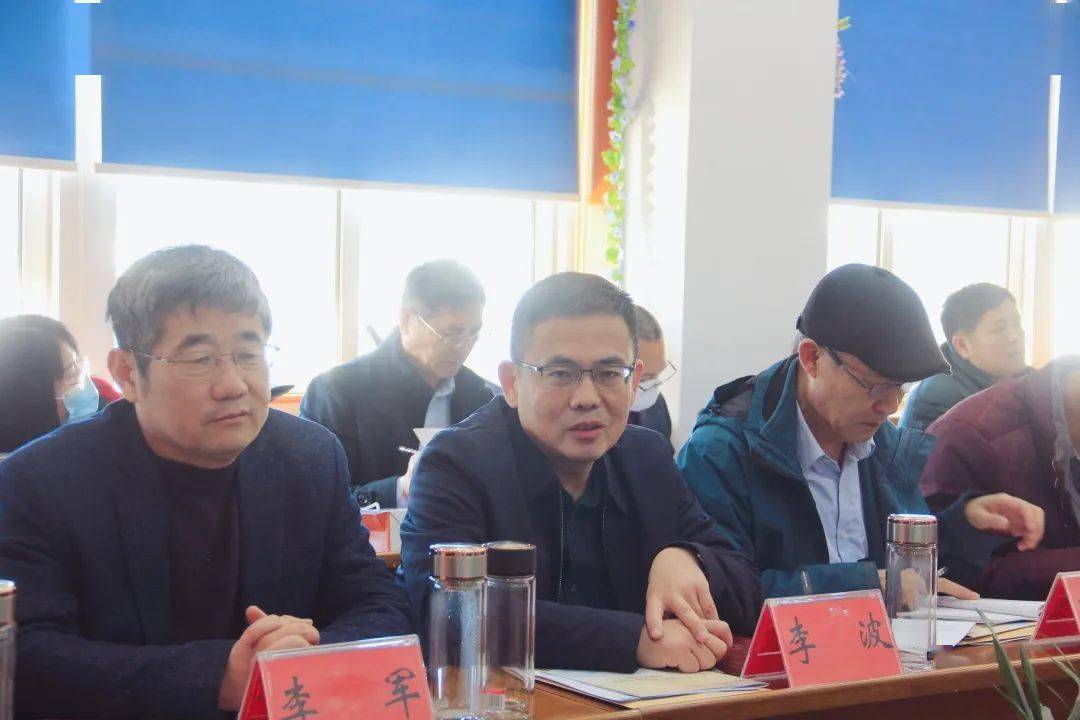 研究院专家一行在副院长李波的带领下莅临我区进行义务教育学校教学