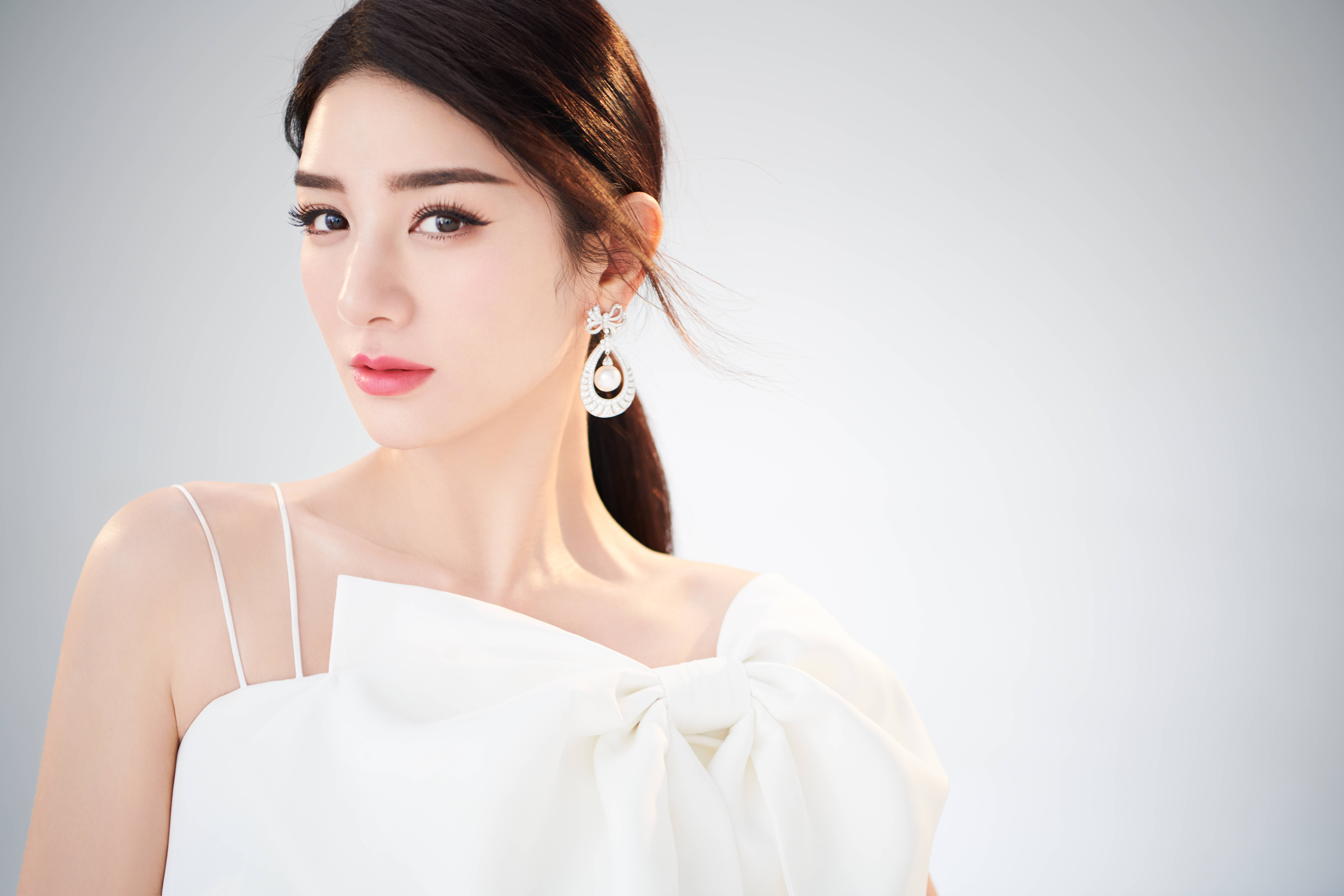 重新"归来"的黄奕,感慨如今的每一天都过得太快,"还是当演员最适合我