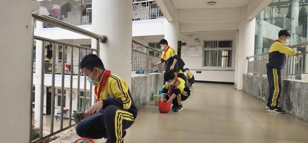 五(1)中队少先队员莫俊鹏说到,学习雷锋好榜样,雷锋精神就像一颗种子