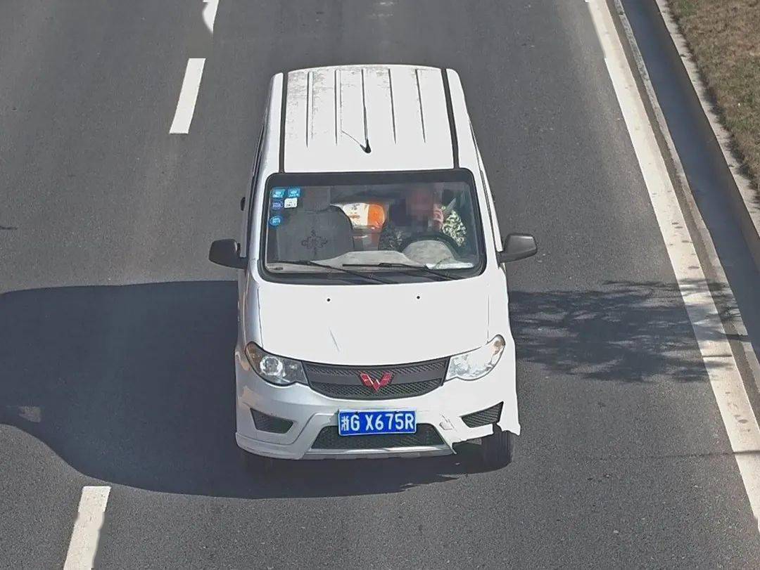 浙g37j27,浙gyw309.开车打电话被抓拍啦!_违法_手机_车辆
