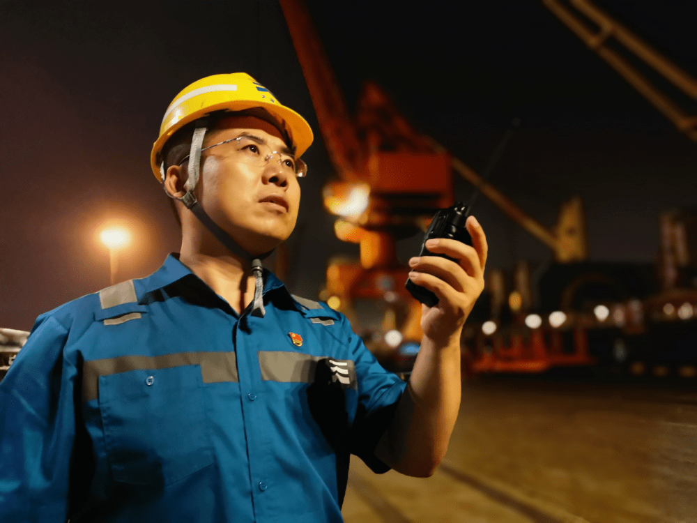 代表,中国船舶集团有限公司首席专家,第七一九研究所党委委员张锦岚