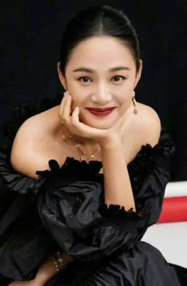 被45岁的周韵惊艳到了!