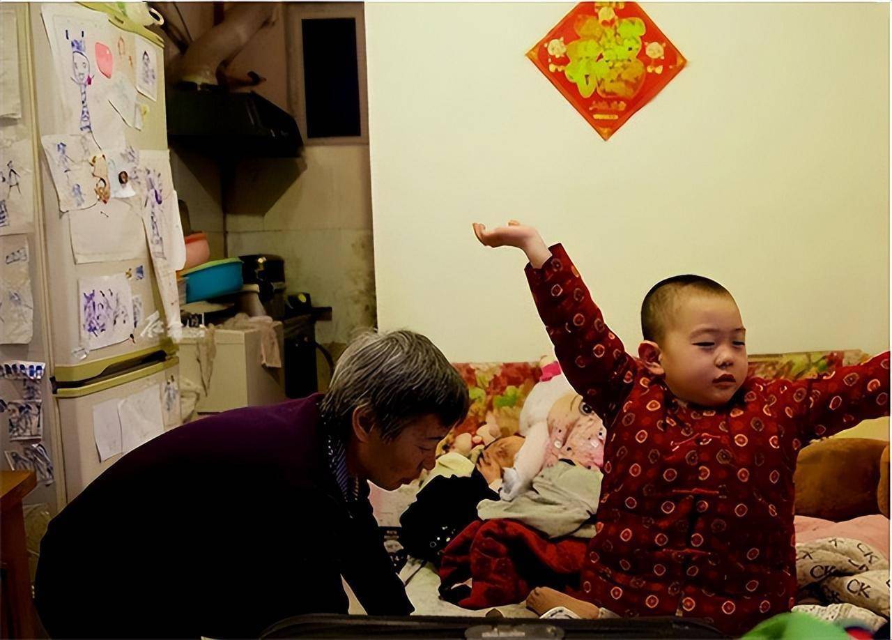 2010年,失独母亲56岁再育双胞胎:为了两个孩子,我想活到100岁_郭敏