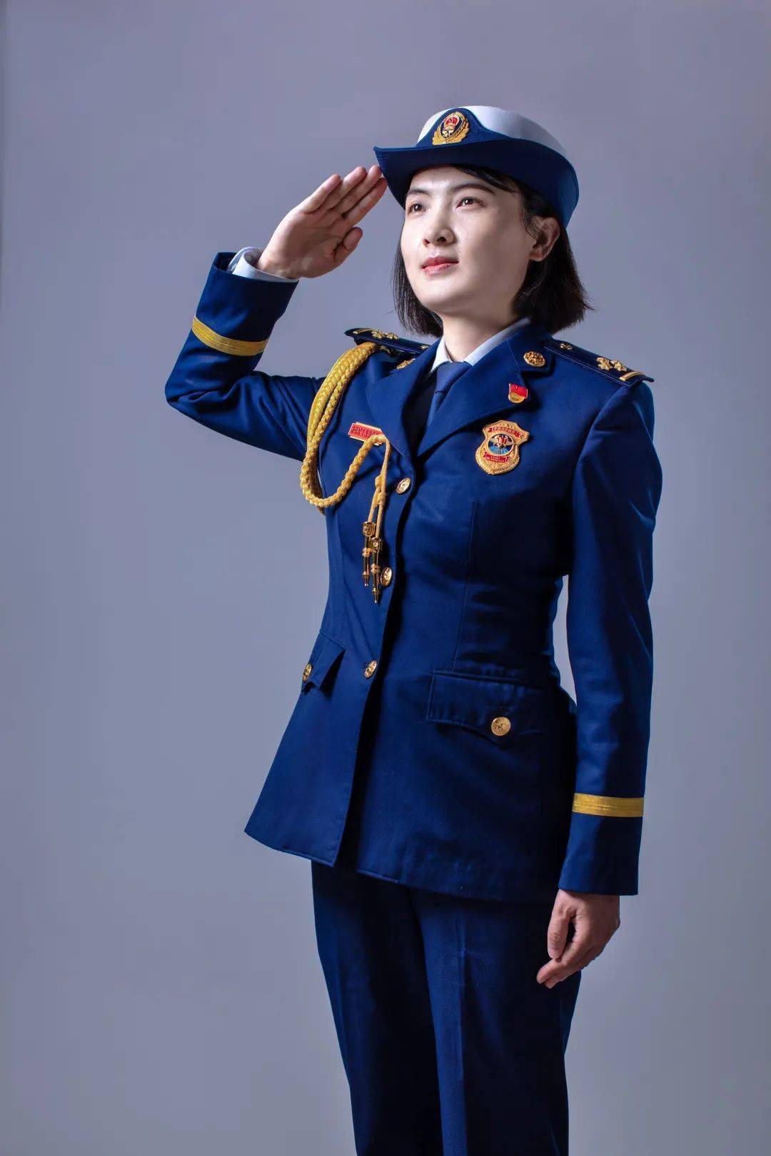 在烟尘迷雾下探寻真相,消防救援队伍里,有个特殊的岗位——火灾调查员