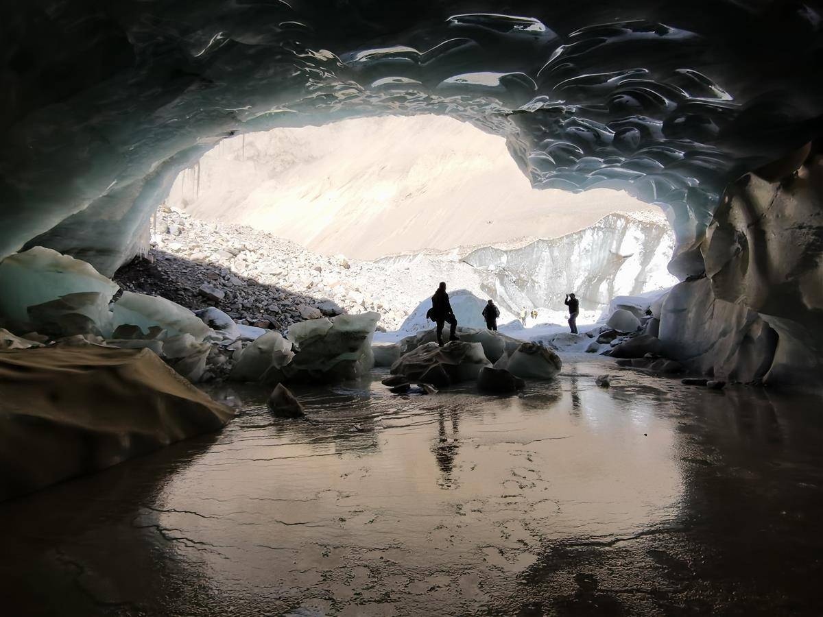 绝美！西藏发现一处超大型冰洞：长165米 双向可进入--快科技--科技改变未来