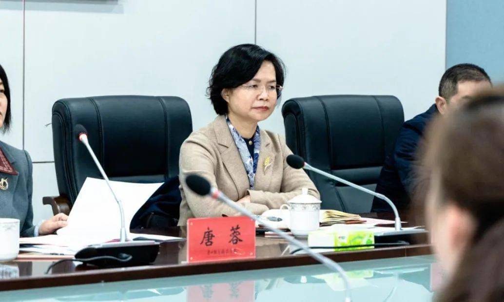 市人大常委会副主任黄成虹带队到黔南开展"筑人才·强省会"高校毕业生