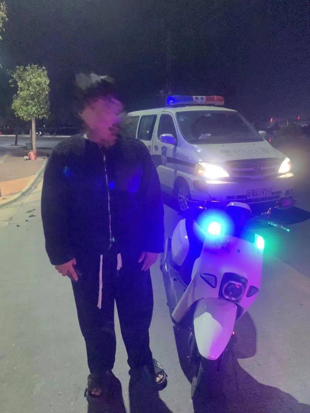 陆丰几名精神小伙写下保证书_碣石镇_摩托车_交通