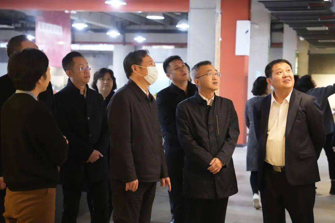 辽宁省人社厅党组成员,副厅长谷孝红一行到我校调研考察_专业_数字