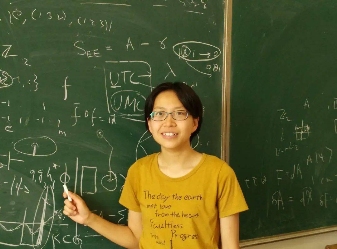 孔令欣:隐藏在物理世界的数学之美_爱因斯坦_研究_方程