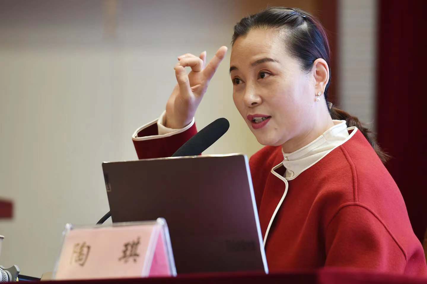 名家戏曲课走进高校,掀起传统文化热_越剧_陶琪_李清照