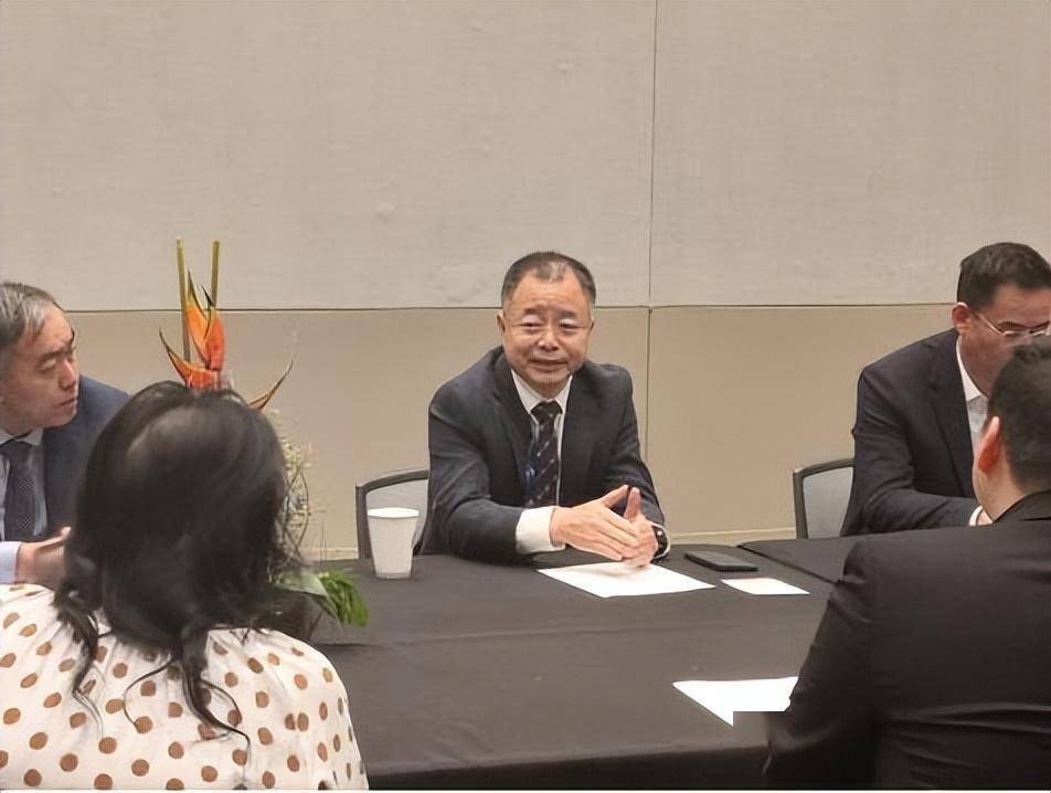 constantinos sofocleous带领团队代表sir 与cci团队会谈会议期间