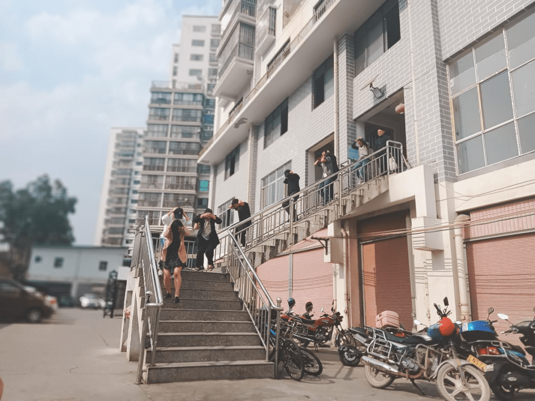 铜都街道开展"增强防震减灾意识 提高全民抗灾能力"应急演练活动_地震