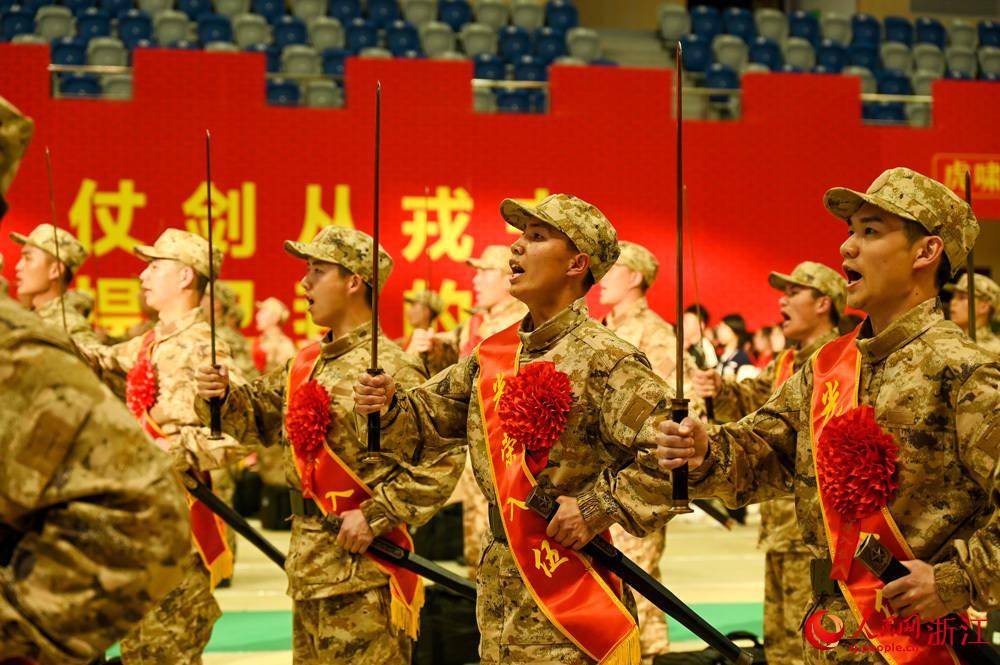 丽水新兵获赠"从戎之剑"_叶宾_仪式_革命