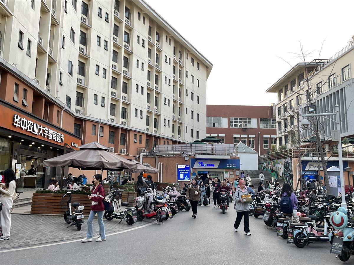 华中农业大学荟园学生社区:"百米服务圈"满足学生各类需求_活动_胡学