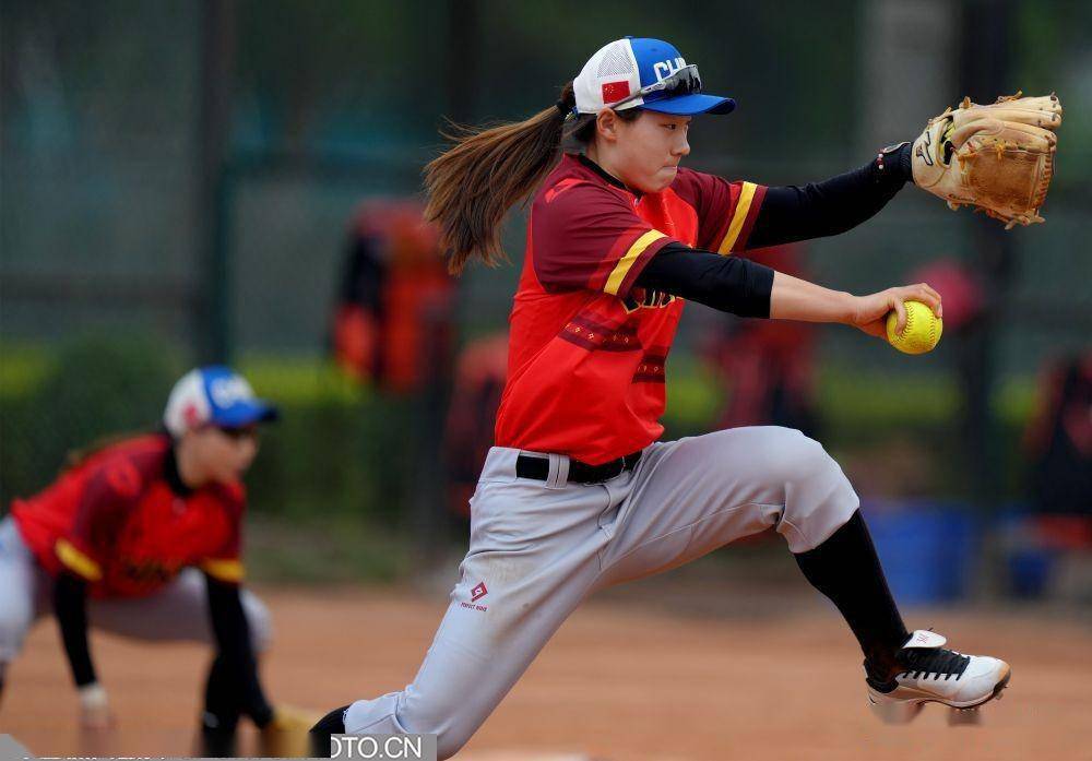 [图集]备战亚洲杯瞄准亚运会 中国女子垒球队在广东黄村训练基地集训