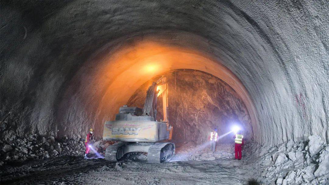 达州金河大道隧道图片