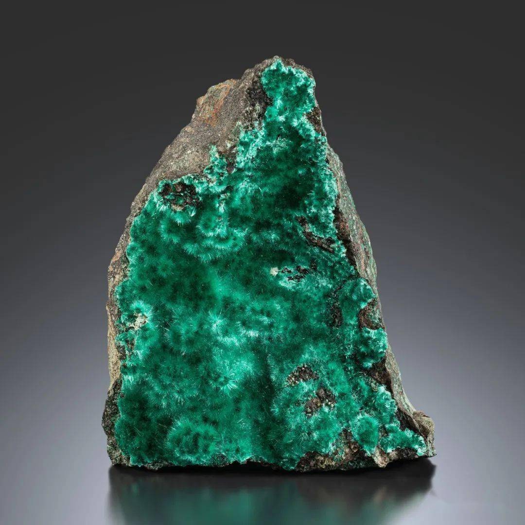 矿物之美丨羟胆矾_是一种_孔雀石_光泽