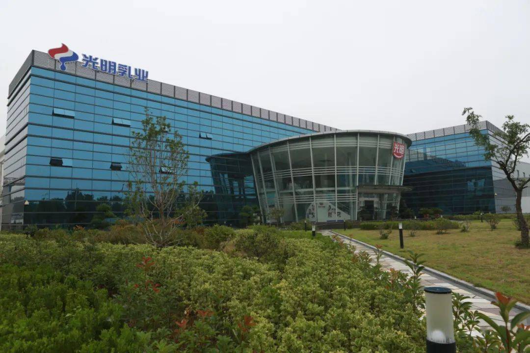 同样是用水大户的光明乳业生产中也需要大量用水该公司围绕"促进水