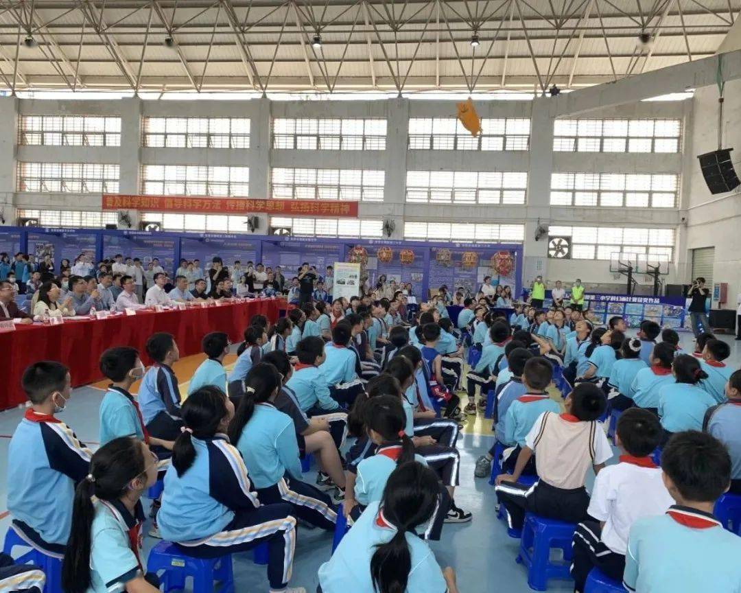 科普进校园——我们在塘厦第三小学"挑战重力"_科学_东莞_科技